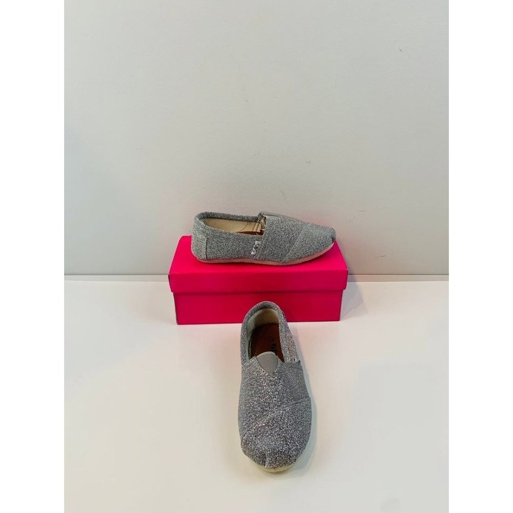 Brand New girls silver glitter flats - Picture 7 of 7